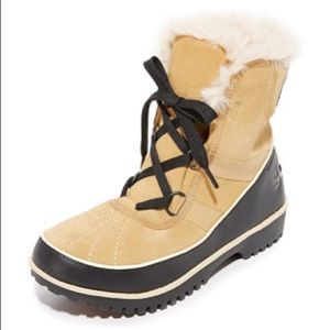 SOREL Tivoli II Snow Boots in Curry
